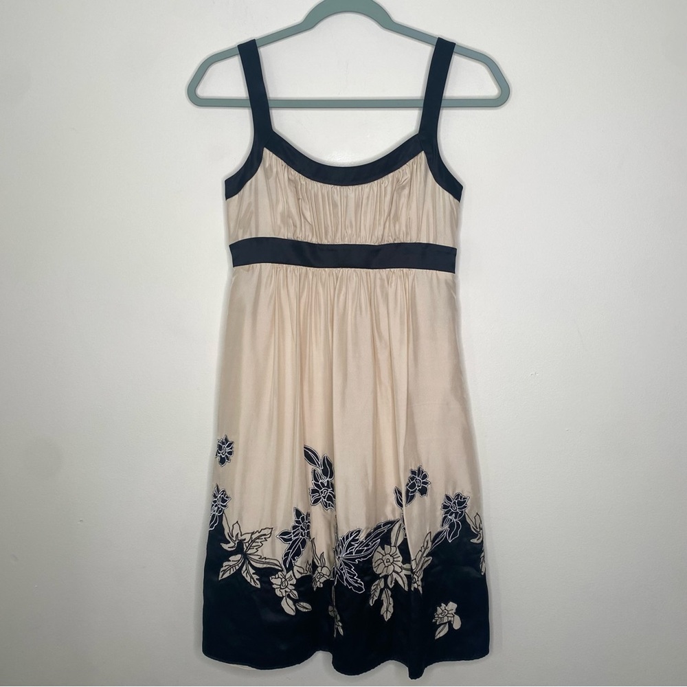 BCBG MAXAZRIA Floral Embroidered 100% Silk Dress Sz 0